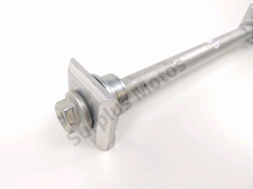 AXE DE ROUE ARRIERE