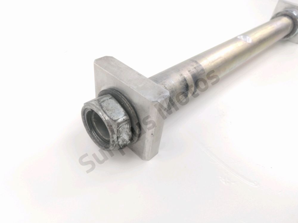 AXE DE ROUE ARRIERE
