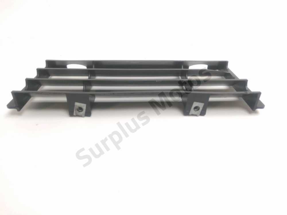 GRILLE DE RADIATEUR