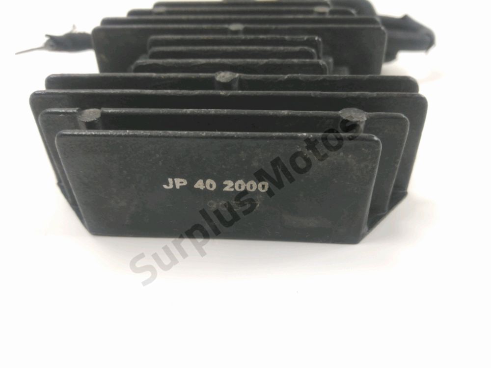 REGULATEUR DE TENSION
