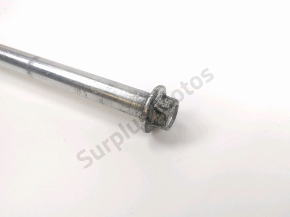 AXE DE ROUE ARRIERE