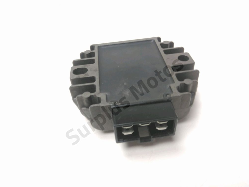 REGULATEUR DE TENSION