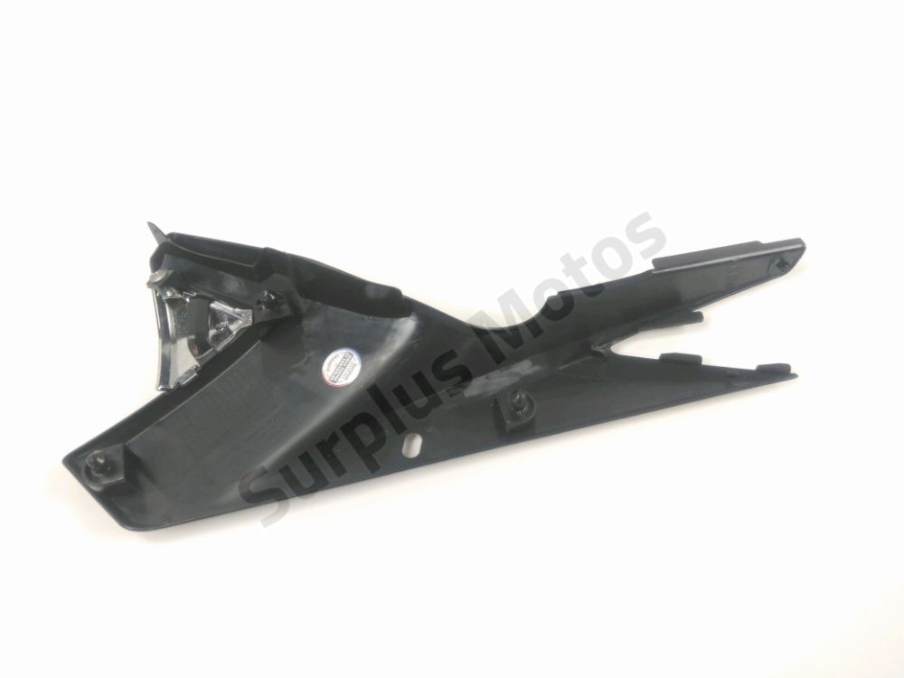 CACHE LATERAL DROIT