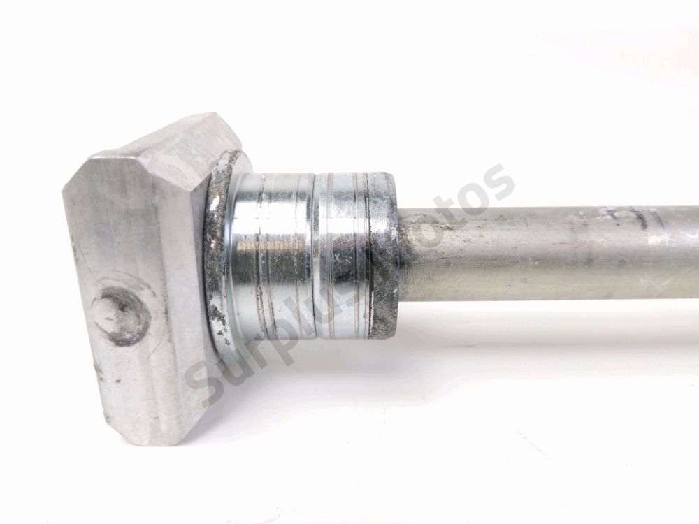 AXE DE ROUE ARRIERE