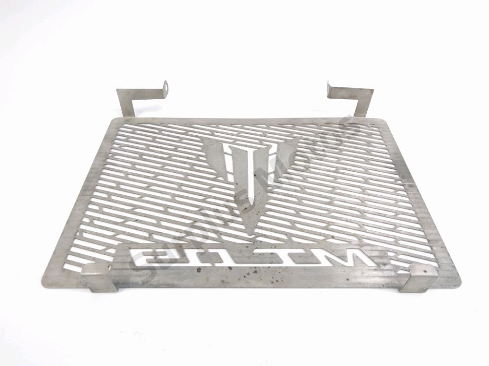 GRILLE DE RADIATEUR