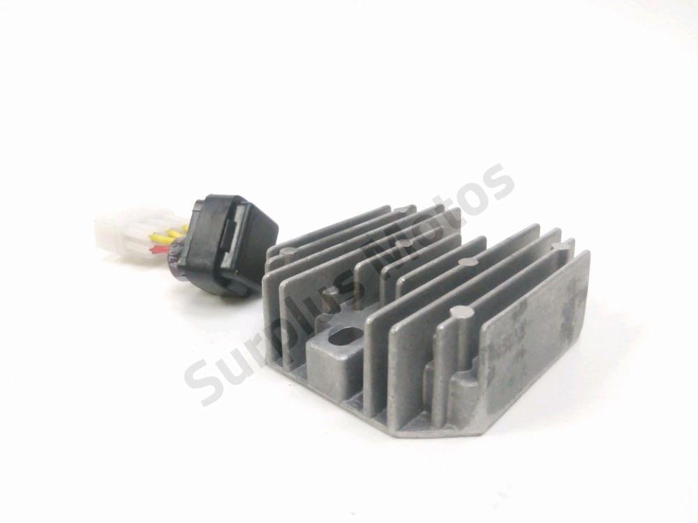 REGULATEUR DE TENSION