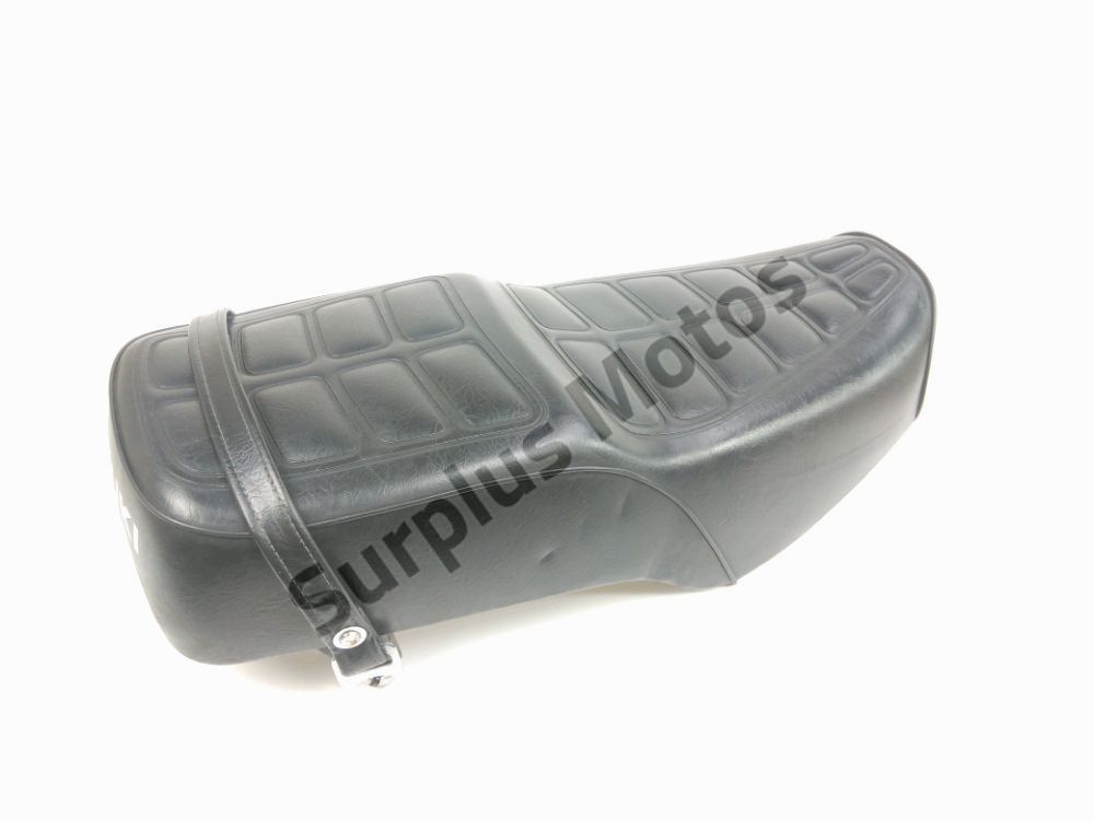 Selle complete occasion SUZUKI GN 125 2001
