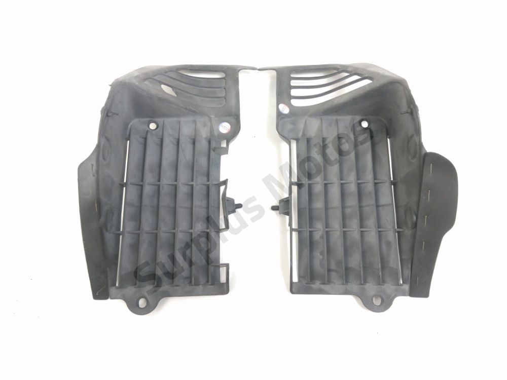 GRILLE DE RADIATEUR